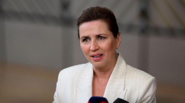 Statsminister Mette Frederiksen (S) skriver onsdag på Facebook, at “Præsident Trumps interesse for Grønland går ikke væk”.