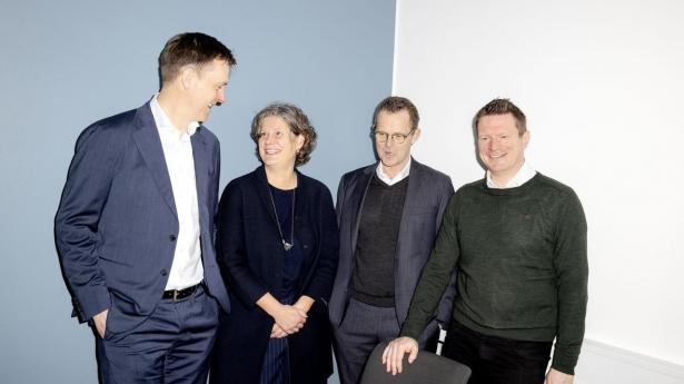 Panelet i “Ledernes dilemma” er fra venstre mode højre: Karsten Breum, HR-direktør i Danske Bank, Mette Maix, tidligere topchef for Rosendahl og Flying Tiger, Kresten Schultz Jørgensen, selvstændig rådgiver og tidligere chefredaktør, og Nikolaj Sommer, podcastvært og chefredaktør, Børsen.