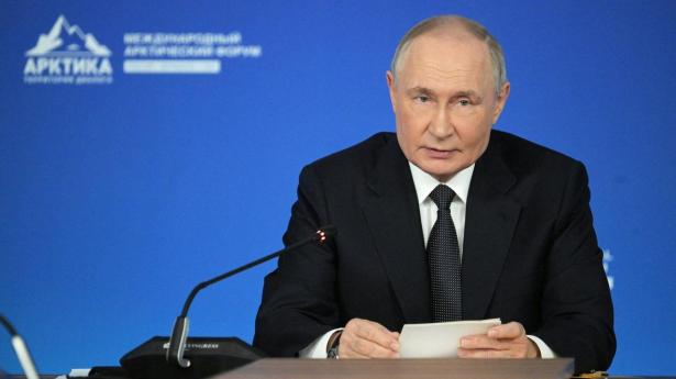 Vladimir Putin talte torsdag aften ved Ruslands “International Arctic Forum” i Murmansk. Her kom han hurtigt ind på emnet Grønland.
