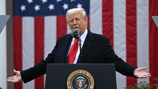 Donald Trump under sin tale onsdag, hvor han annoncerede USA’s mange nye toldsatser.