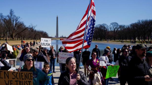 Jobrapporten fra USA tiltrækker sig også ekstra opmærksomhed på grund af nedturen på aktiemarkederne, den bebudede toldkrig og begrænsninger i den illegale immigration, hvilket svækker tilgangen til arbejdsmarkedet.