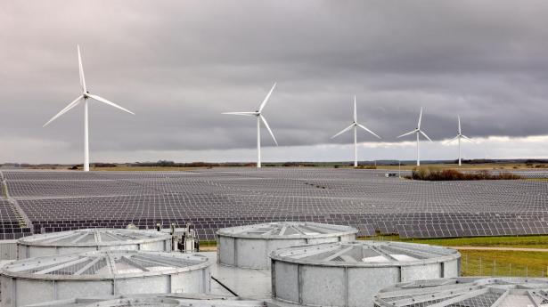 Grøn energi spiller fortsat en vigtig rolle, men tempoet i den grønne omstilling er under pres fra økonomiske realiteter, mener Steen Thomsen.