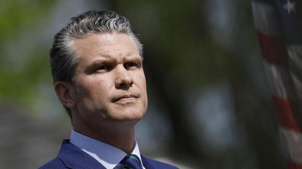 USA's præsident, Donald Trump, har haft “en snak” med forsvarsminister Pete Hegseth efter flere meldinger om sikkerhedsbrister.