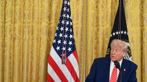 “Trods de positive tendenser står flere sektorer over for store udfordringer i det nye verdensbillede,” skriver Rasmus Cederholm.