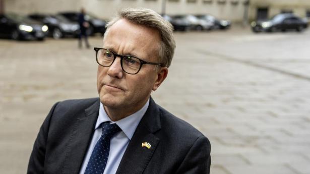 Erhvervsminister Morten Bødskov (S) mener, at de seneste meldinger fra den amerikanske præsident skaber usikkerhed. Det siger han mandag aften til DR.