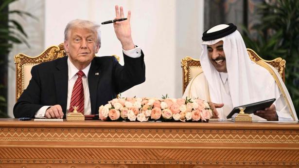 USA's præsident, Donald Trump, besøger i disse dage Mellemøsten. Her ses han onsdag med emiren af Qatar, Tamim bin Hamad Al Thani, i forbindelse med en underskriftceremoni i hovedstaden Doha.