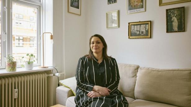 Hendes stemme blev misbrugt til at svindle hendes mor: Nu advarer hun andre