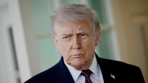 USA angriber fragtskib, og Iran truer med gengæld