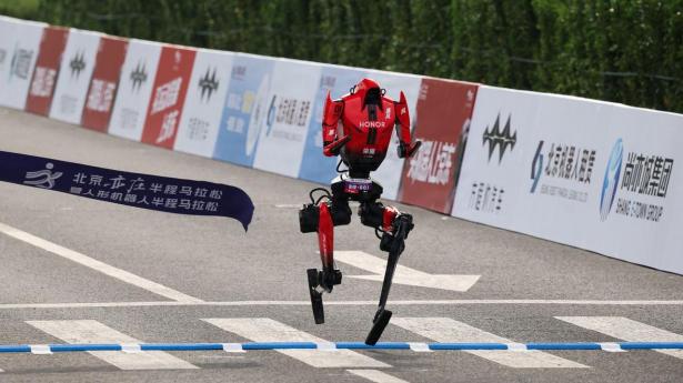 Robot sætter verdensrekord i halvmaraton