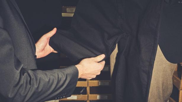 Mænd foretrækker stadig at købe tøj i en butik