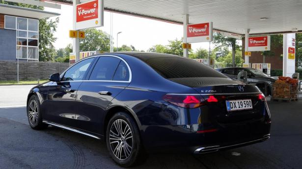 Olieprisen er i undtagelsestilstand: Det betyder det for prisen på benzin