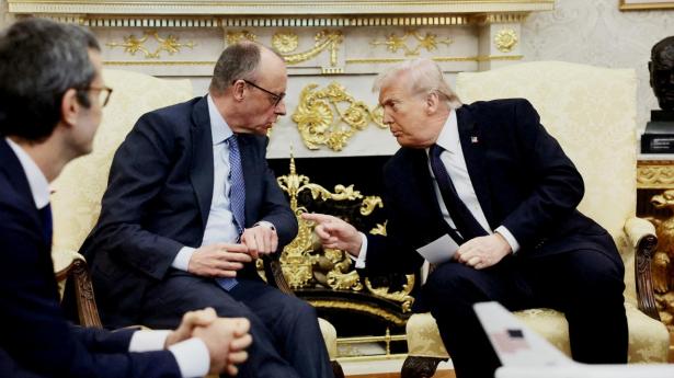 Trump skyder tilbage på Merz: Pas dig selv
