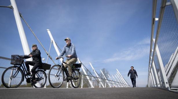Lange fingre på cyklestierne: Forsikringsselskab advarer mod tasketyverier fra cykler