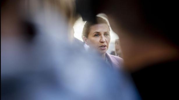 Mette Frederiksen skal mødes med kongen 17.30