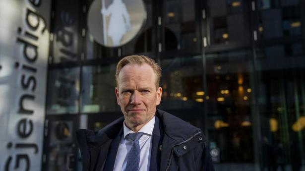 Topchef forudser opgør med automatisk stigning på forsikring: Rivaler afviser