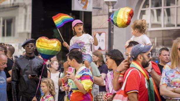 Nykredit følger strømmen og vender tilbage til Pride