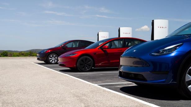 Tesla indfører faste ladestanderpriser i Danmark