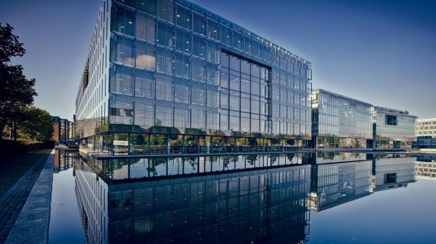 Bonusfest og forfremmelser hos Deloitte UK efter stærkt regnskabsår