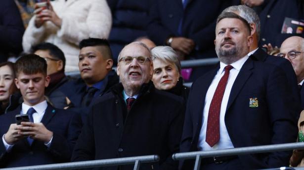 Medie: Manchester Uniteds udskældte ejer overvejer salg