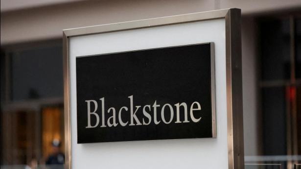 Blackstone begrænser investorers udtræk efter stigende pres