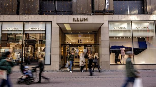 Illum bløder millioner og mister egenkapitalen – reddes af udenlandsk ejer