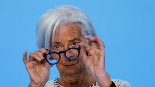 Økonomer: ECB løfter renten to gange