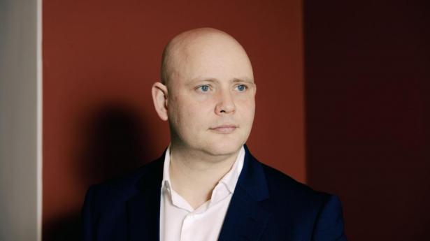 Banker holdes uden for milliardlettelser – minister affejer kritik