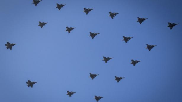 Nye kampfly blev 14 mia. kr. dyrere – nu får ministerium kritik