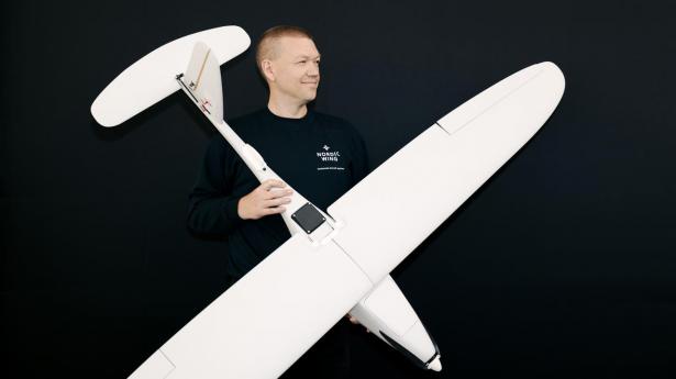 Endnu et dronefirma har vild vækst – danske ejere trækker 40 mio. kr. ud
