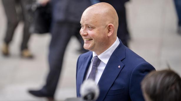Minister indkalder detailbranchen til møde om moms