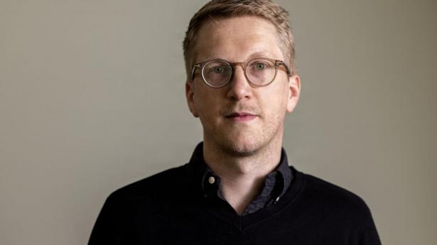 Natklubkoncern får sløjfet 300 mio. kr. i gæld: Topchef afviser krise