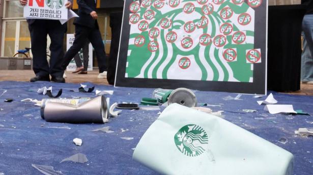 Starbucks-ansatte tvunget på historiekursus efter pr-fadæse