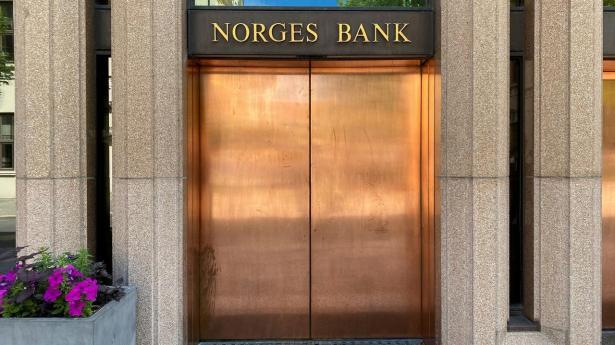 Norge holder renten i ro – men varsler stigning