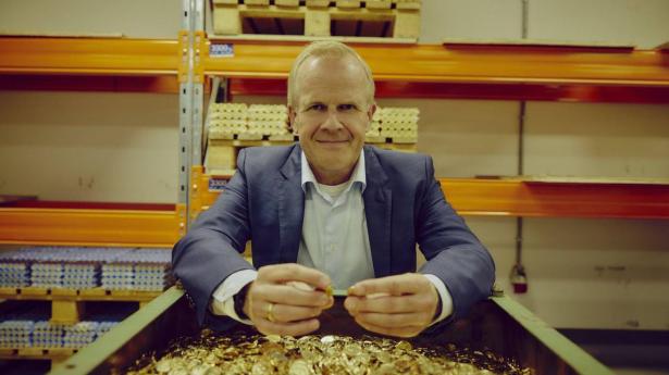 Han håndterer kontanter for enorme summer: Vi har set, hvor sårbar verden er