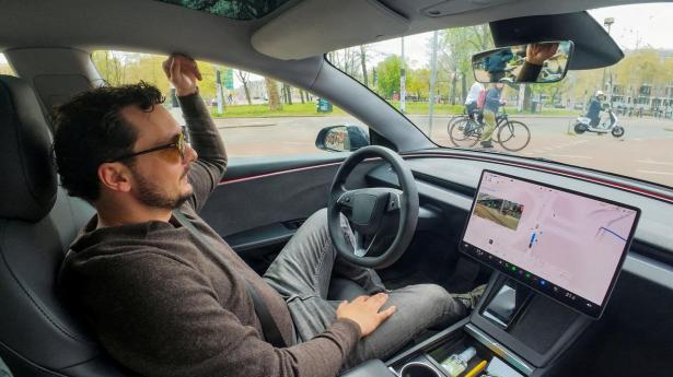 Svensk myndighed er skeptisk over for Teslas førersystem