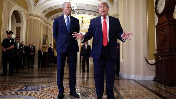 På lukket mødet blev Trump gal som en “dræberhveps”. Nu er der kaos i Kongressen