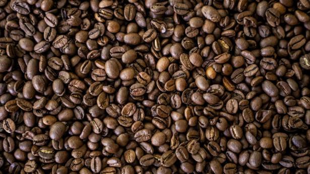 “Ja, afskaf kaffeafgiften, men afskaf også branchens gamle ansvarsbegreb”