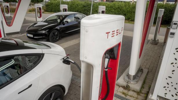 Teslas salg dykker med 1,5 mia. kr.
