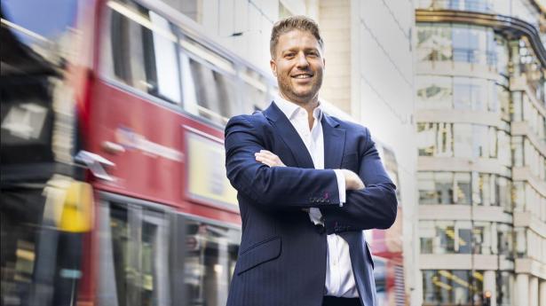 Kapitalfondsejet konsulenthus udfordrer årtiers partnerlogik