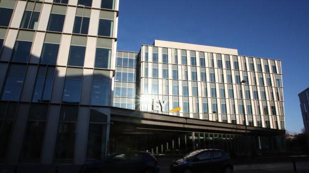 Mangeårig EY-partner stopper: Vil have mere tid til familie og venner