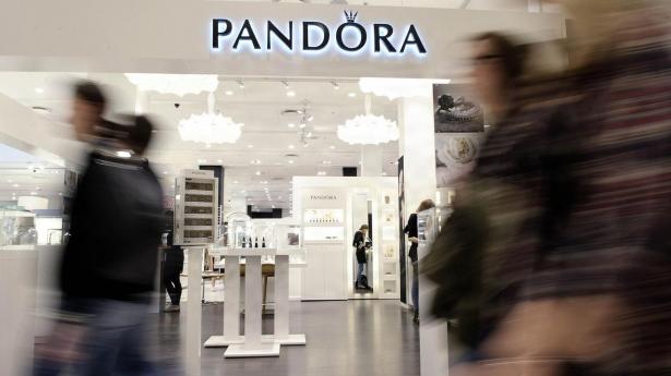 Pandora opjusterer forventningerne til 2026 efter toldrefusion