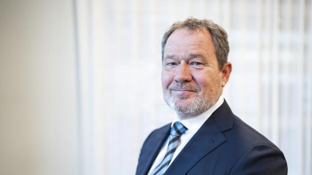 “Mens den digitale fremtid står for døren, vakler statens teknologiske lederskab”
