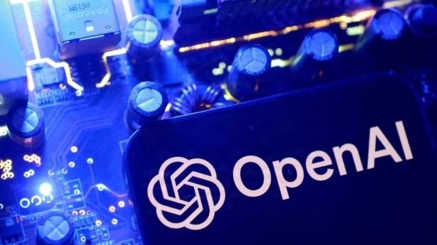 Nøglefigurer forlader Open AI forud for børsnotering