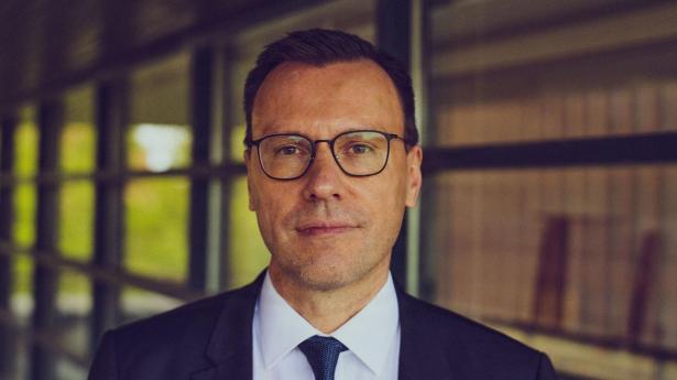 Tidligere topchef i FLS fyret