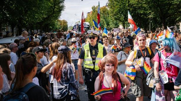 “Corporate activism i fuldt flor under Pride. Men hvad med tiden efter?”