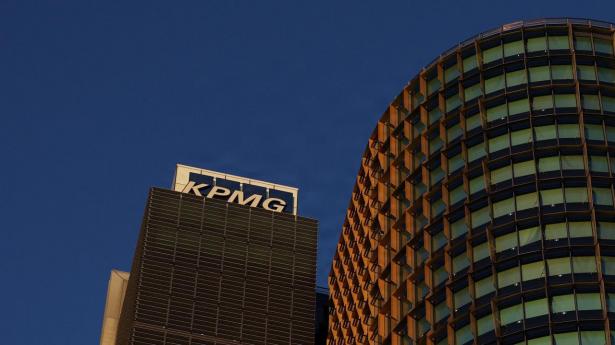 KPMG Australien skærer i partnernes løn efter skandalesag