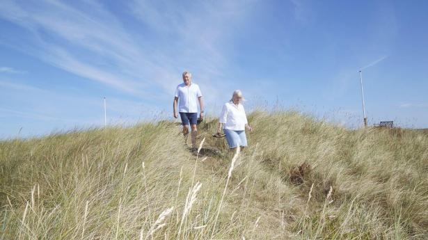 Par har sparet millioner op – men økonomi holder hende vågen om natten