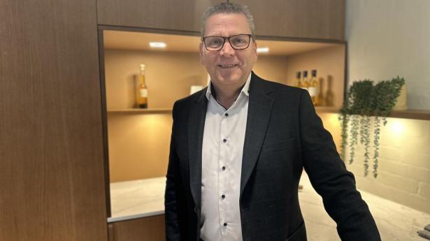 Direktør forlader køkkenerne