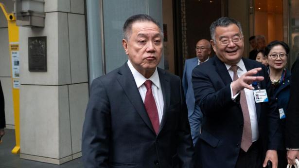 Hock Tan (t.v.), adm. direktør i chipproducenten Broadcom, topper listen over de bedst betalte direktører i USA’s eliteaktieindeks. Arkivfoto: Bloomberg