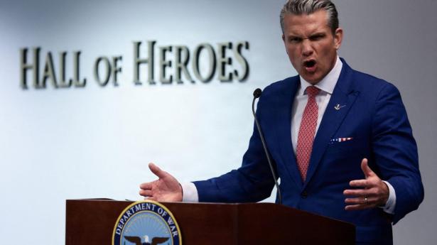 Pete Hegseth har fyret militære ledere på stribe: Nu siger central minister stop